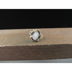 Size 5 Sterling Silver Tarnished Cute White Shell Band Ring